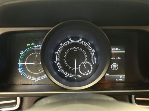 Used 2023 Hyundai Elantra Blue image 3