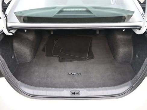Used 2025 Nissan Altima 2.5 SV FWD image 17