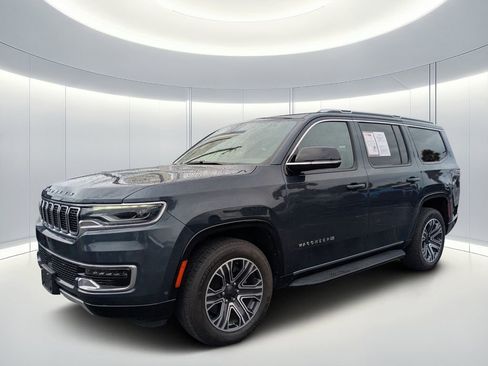 Certified 2024 Jeep Wagoneer Series II image 8