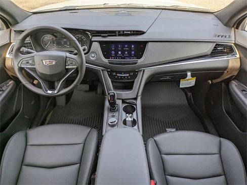 New 2025 Cadillac XT6 Luxury w/ LPO, Floor Liner Package image 21