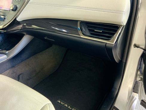 Used 2014 Toyota Avalon Limited image 35