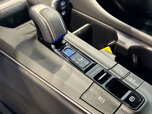 Used 2023 Toyota Crown XLE image 14