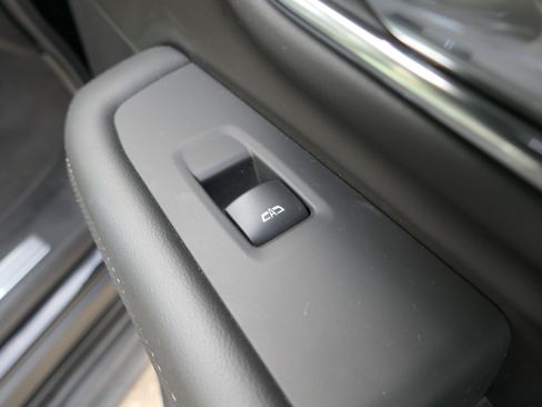 Used 2023 GMC Yukon SLT w/ SLT Premium Package AWD/4WD image 27