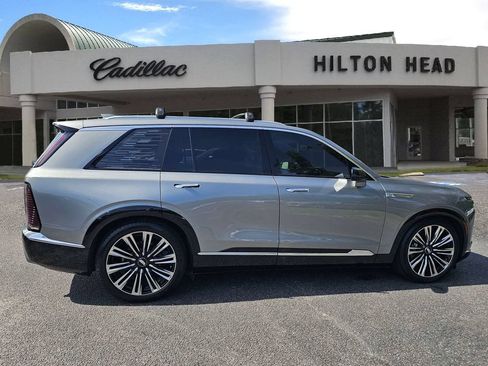 Used 2026 Cadillac Vistiq Premium Luxury AWD/4WD image 7