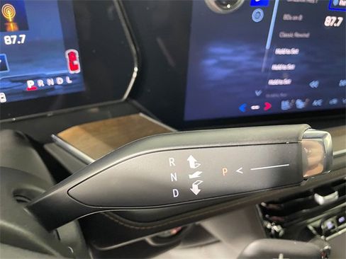 New 2026 Chevrolet Suburban High Country image 9