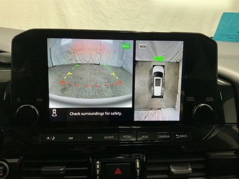 Used 2023 Nissan Pathfinder Platinum image 41