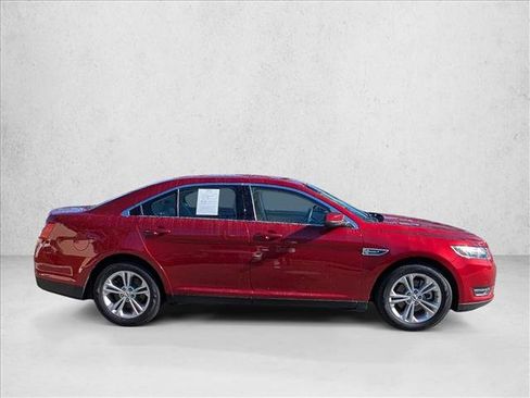 Used 2018 Ford Taurus SEL image 4