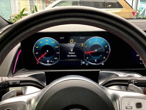 Used 2022 Mercedes-Benz GLB 250 image 25