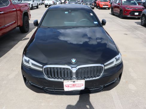 Used 2022 BMW 530i w/ Convenience Package RWD image 4