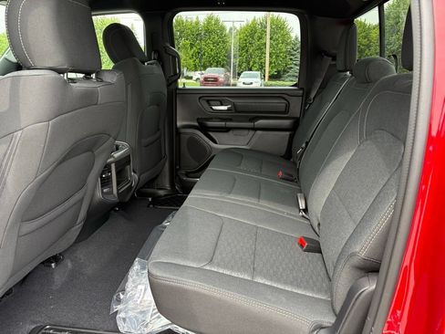 New 2026 RAM 1500 Express AWD/4WD image 9