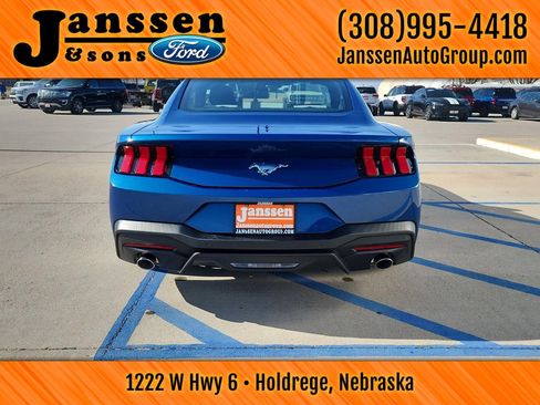 Used 2024 Ford Mustang Coupe image 9
