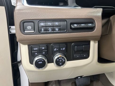 Used 2024 GMC Yukon XL Denali w/ Max Trailering Package AWD/4WD image 17