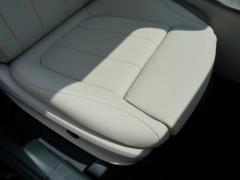 Used 2025 Mercedes-Benz GLB 250 image 70