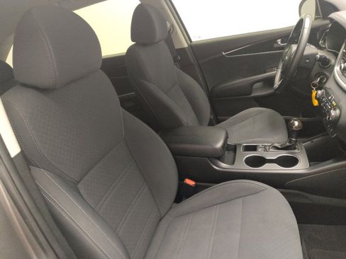 Used 2018 Kia Sorento LX image 21