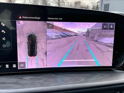 Used 2025 Audi Q5 Premium w/ Convenience Package image 14