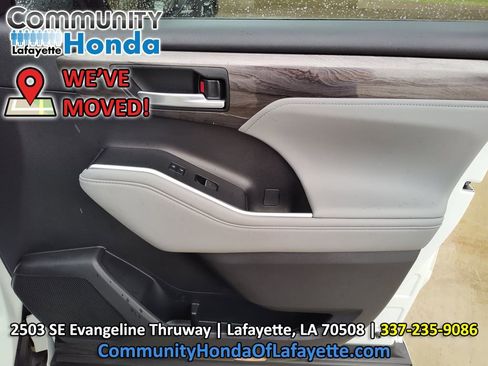 Used 2023 Toyota Highlander Platinum AWD/4WD image 34