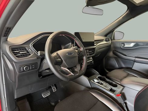 Certified 2024 Ford Escape ST-Line w/ Tech Pack #1 AWD/4WD image 18