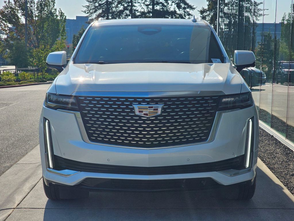 Used 2021 Cadillac Escalade Premium Luxury w/ Driver Assist Tech Package AWD/4WD image 8