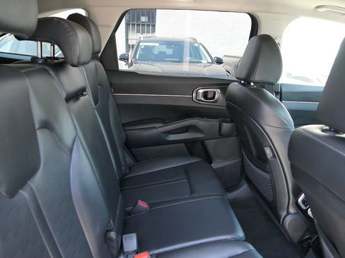 Used 2024 Kia Sorento S w/ Panoramic Sunroof Package FWD image 24