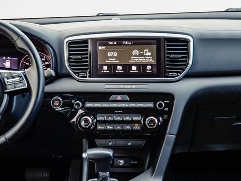 Used 2020 Kia Sportage EX image 16