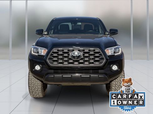 Used 2022 Toyota Tacoma TRD Off-Road w/ Technology Package image 9