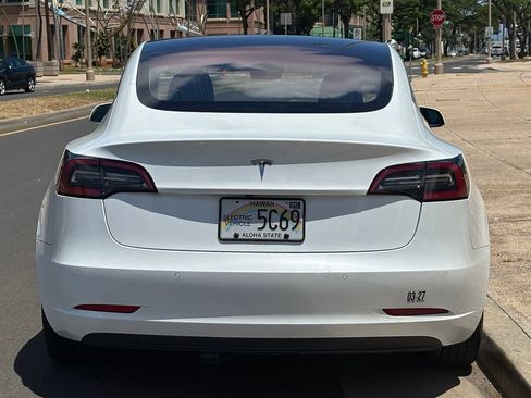 Used 2018 Tesla Model 3 Long Range RWD image 4