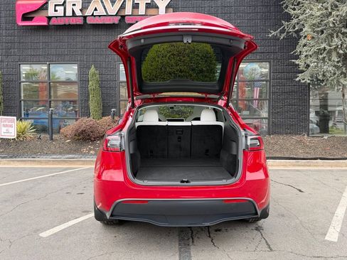 Used 2020 Tesla Model Y Long Range image 17
