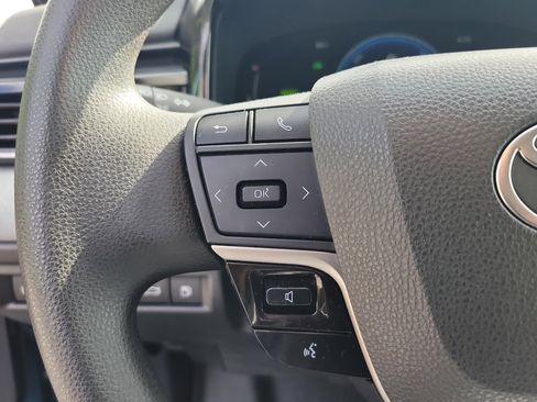Used 2025 Toyota Camry LE w/ Convenience Package FWD image 28