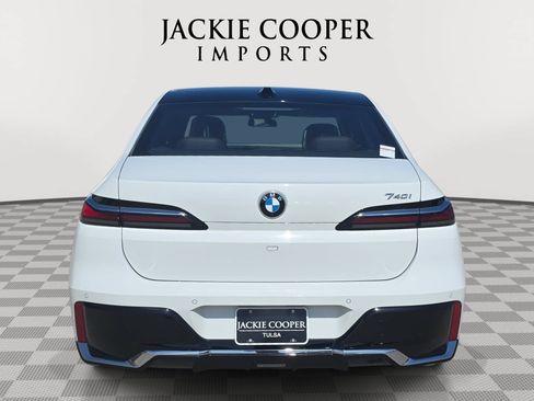 Used 2025 BMW 740i RWD image 6