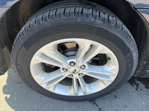 Used 2016 Ford Taurus SEL w/ Equipment Group 201A image 11