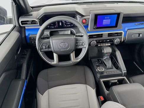Used 2025 Toyota Tacoma TRD Sport image 21