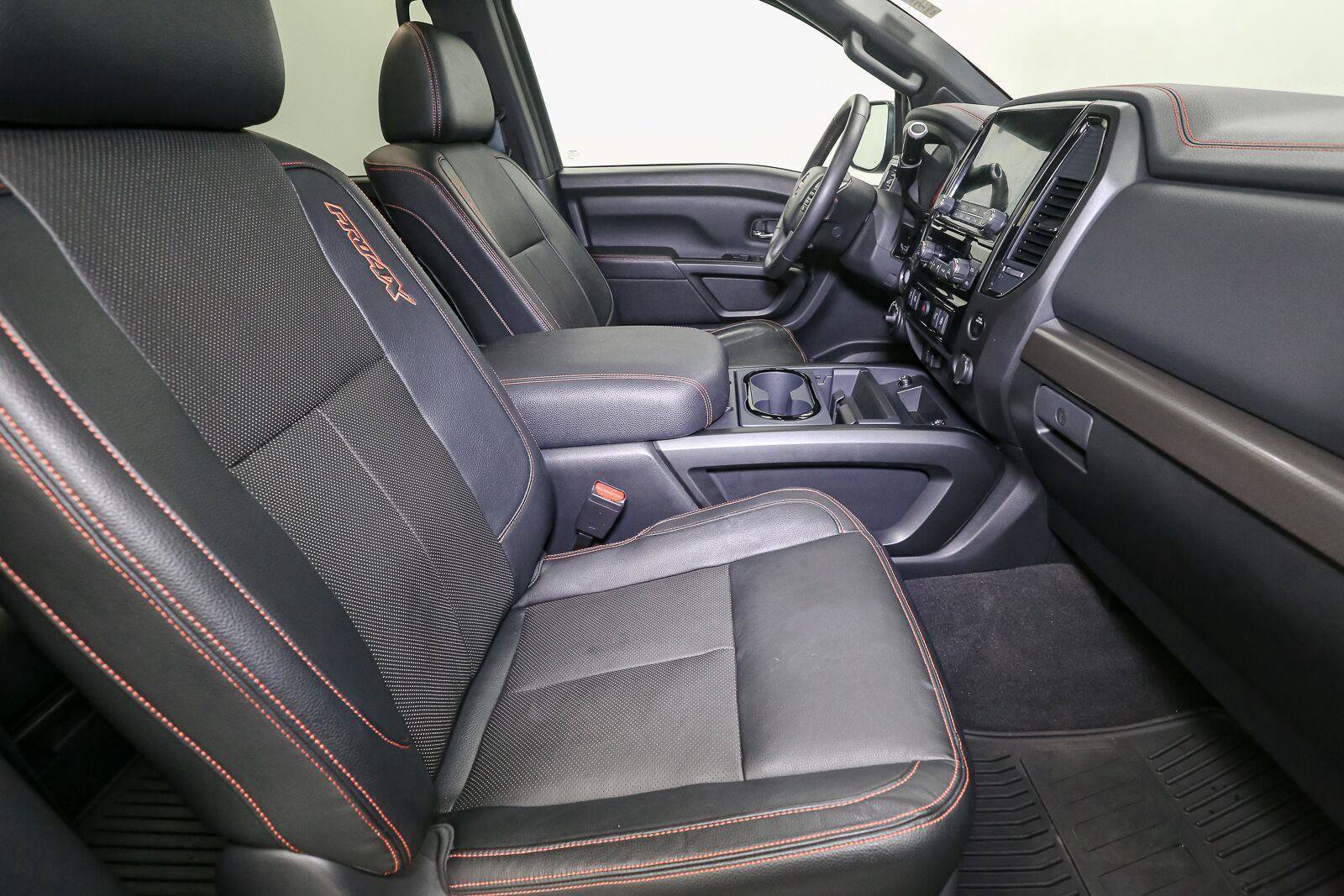 Used 2021 Nissan Titan PRO-4X w/ Pro-4x Convenience Package AWD/4WD image 18