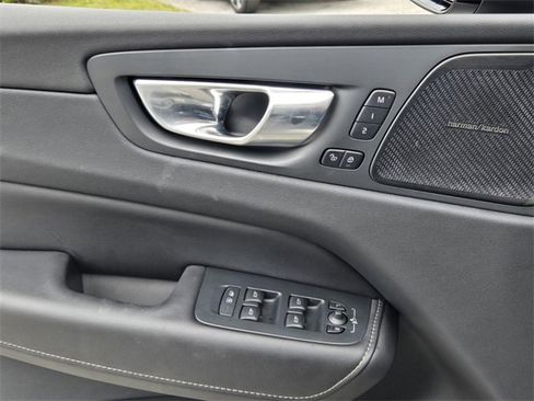 Used 2023 Volvo XC60 T8 Ultimate image 29