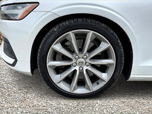 Used 2020 Volvo S60 T6 Momentum image 9