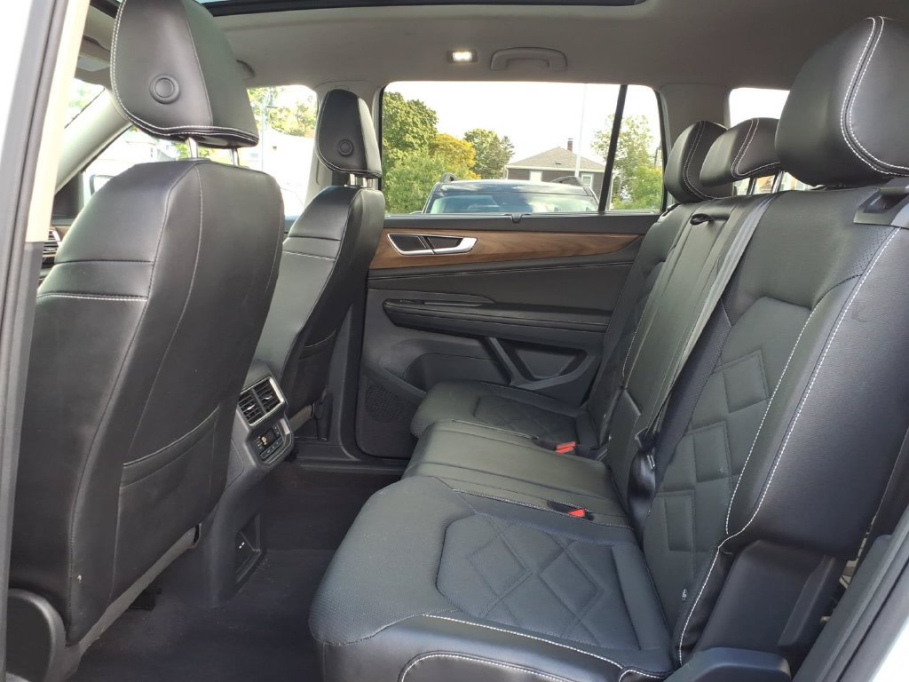 Used 2024 Volkswagen Atlas SE AWD/4WD image 13