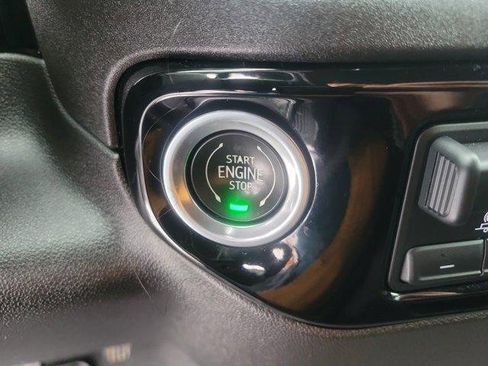 Used 2022 Chevrolet Silverado 1500 LT w/ Z71 Off-Road Package image 21