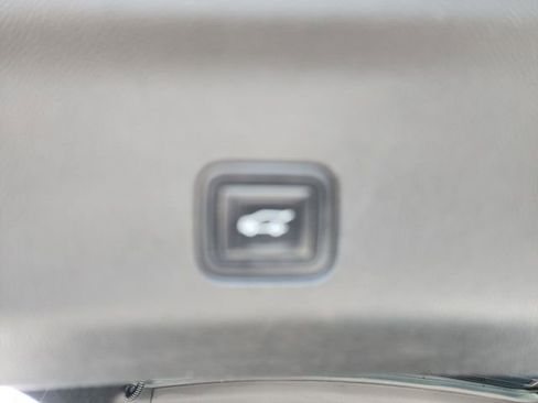 Used 2022 Chevrolet Tahoe High Country image 16