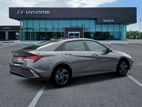 New 2026 Hyundai Elantra Sport FWD image 27
