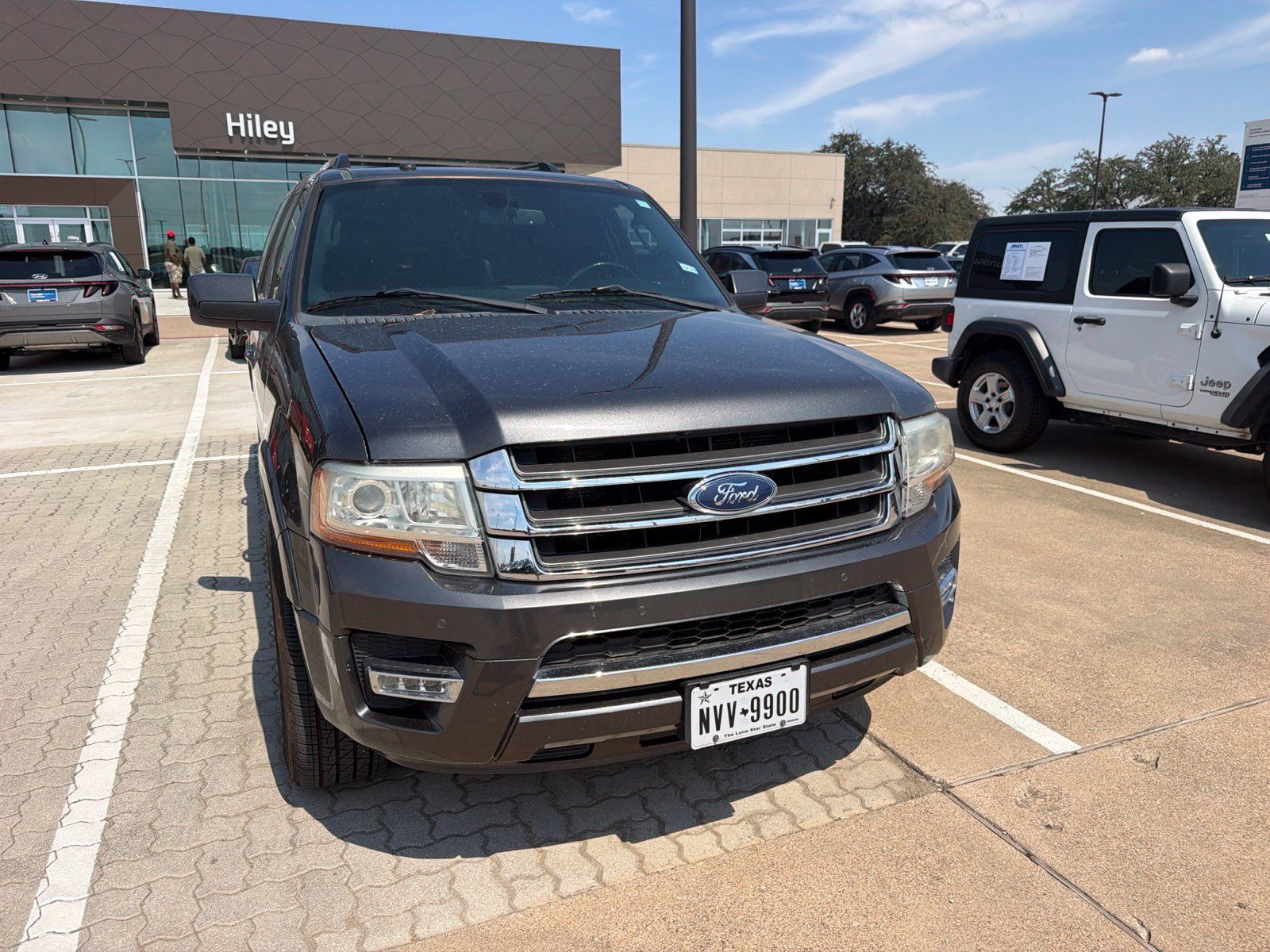 Used 2017 Ford Expedition EL Limited w/ Equipment Group 301A RWD image 3
