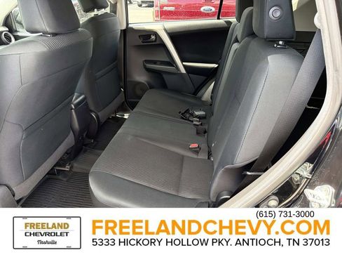 Used 2018 Toyota RAV4 LE FWD image 17