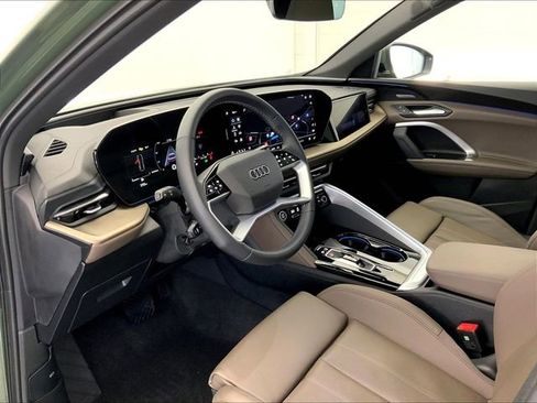 Certified 2025 Audi Q5 Prestige AWD/4WD image 4