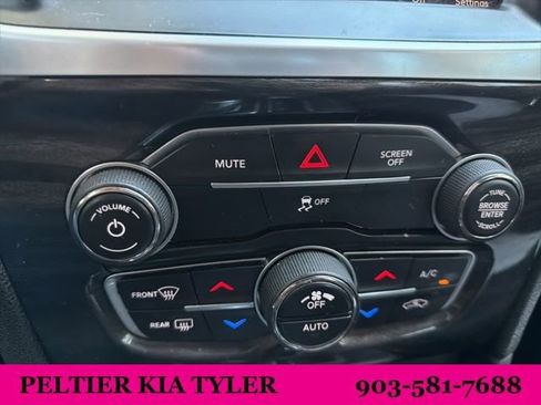 Used 2019 Chrysler 300 Touring w/ Sport Appearance Package image 21