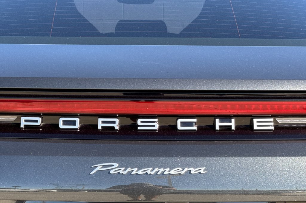 Used 2024 Porsche Panamera RWD image 34