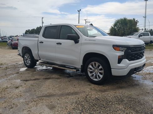Certified 2022 Chevrolet Silverado 1500 Custom image 2