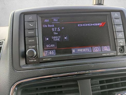 Used 2019 Dodge Grand Caravan SE FWD image 12