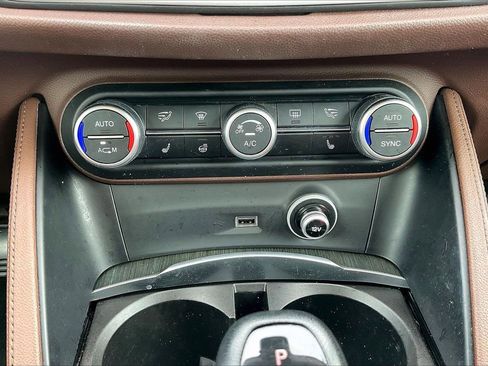 Used 2019 Alfa Romeo Stelvio Ti image 20