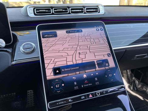 Used 2021 Mercedes-Benz S 580 4MATIC Sedan w/ AMG Line image 11