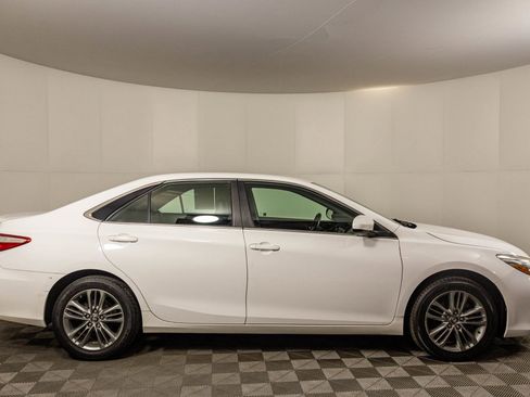 Used 2017 Toyota Camry SE FWD image 10