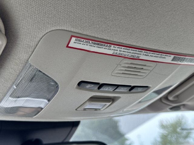 Used 2020 Toyota Corolla LE FWD image 28