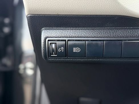 Used 2021 Toyota Corolla L FWD image 21